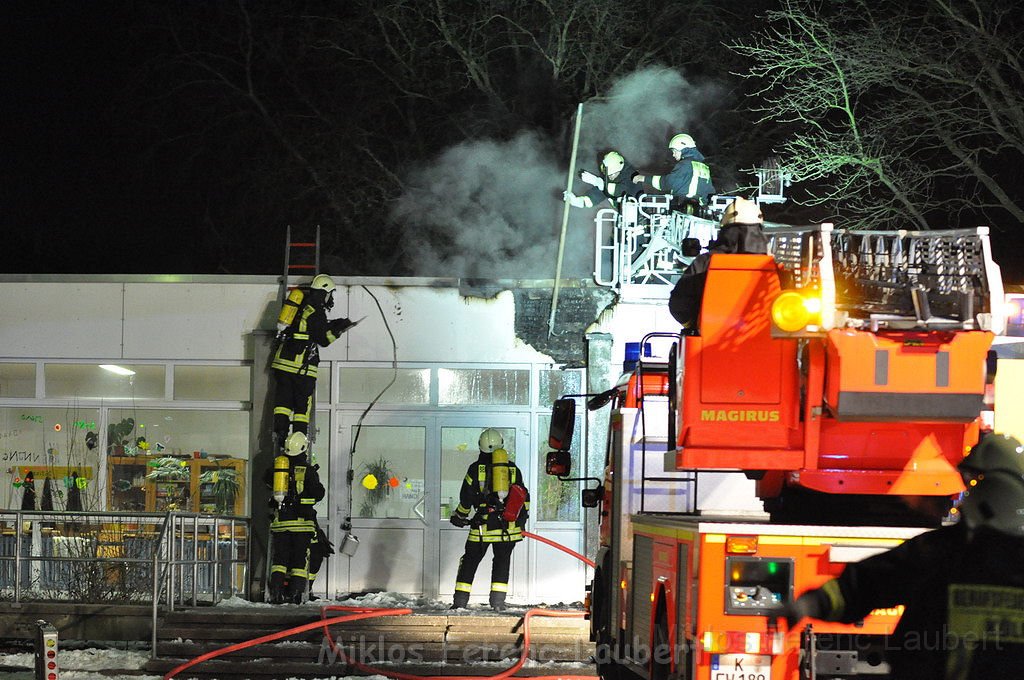 Feuer Schule Koeln Hoehenhaus Von Bodeschwinghstr P26.JPG